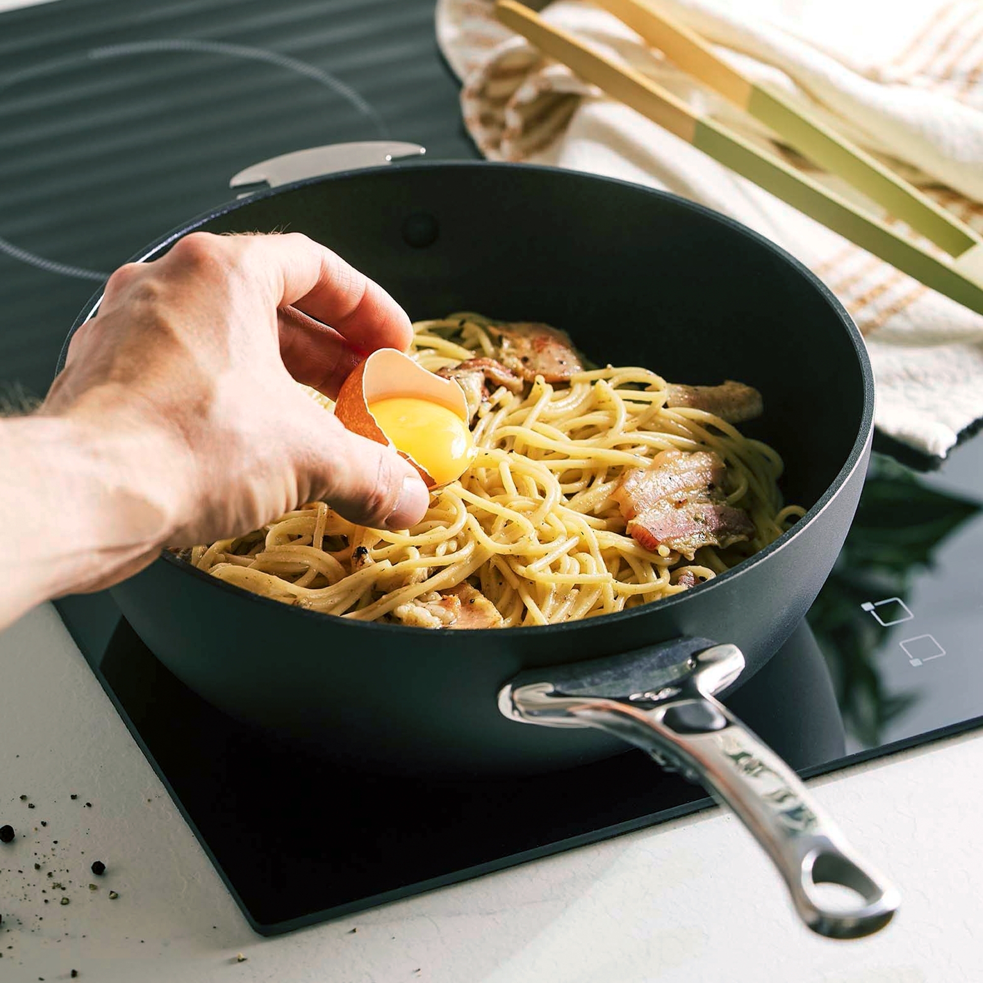 de Buyer - LOQY Non-stick Ceramic Curved Sauté-pan 24 cm - CERANOA