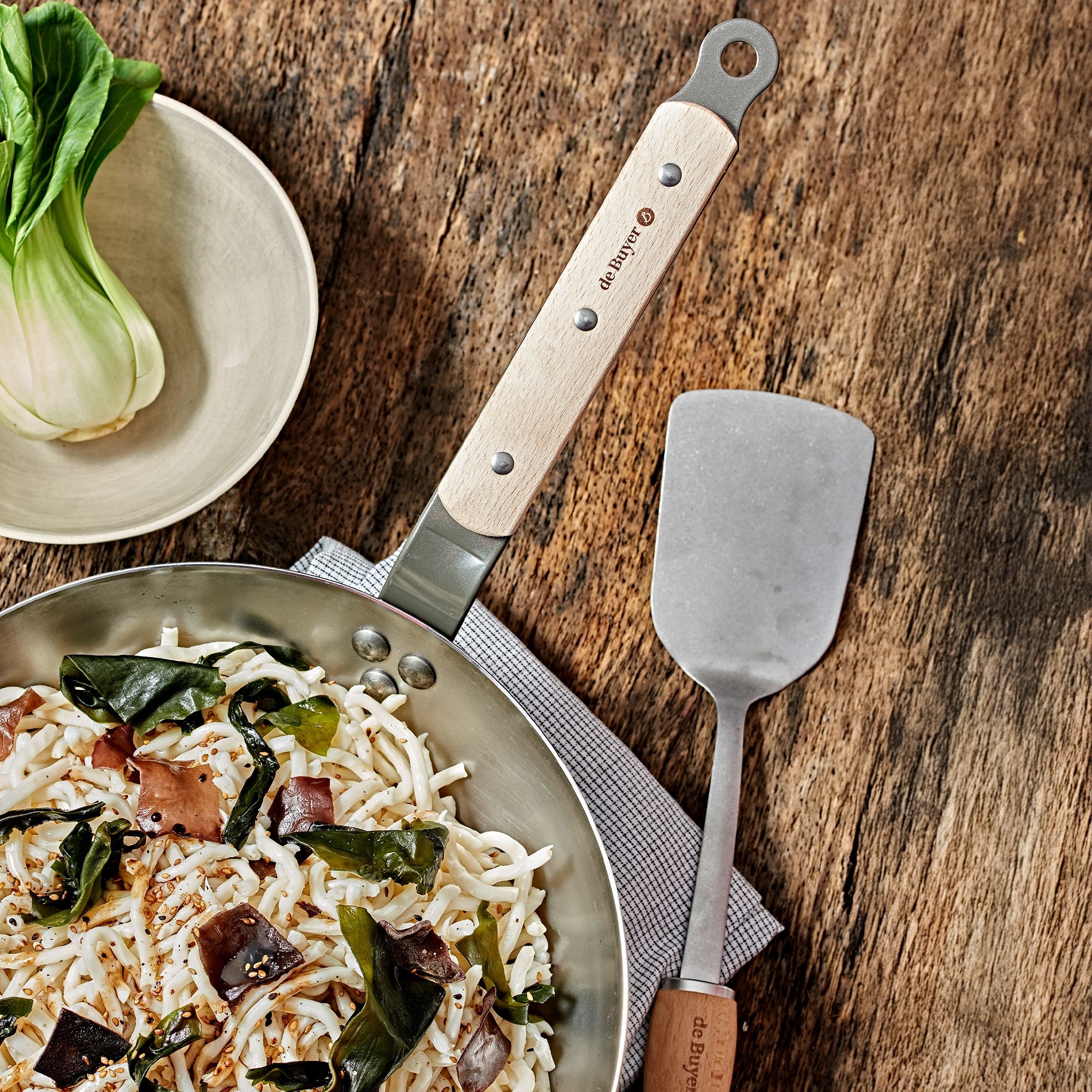 de Buyer - Mineral B Bois - Curved steel wok with handle