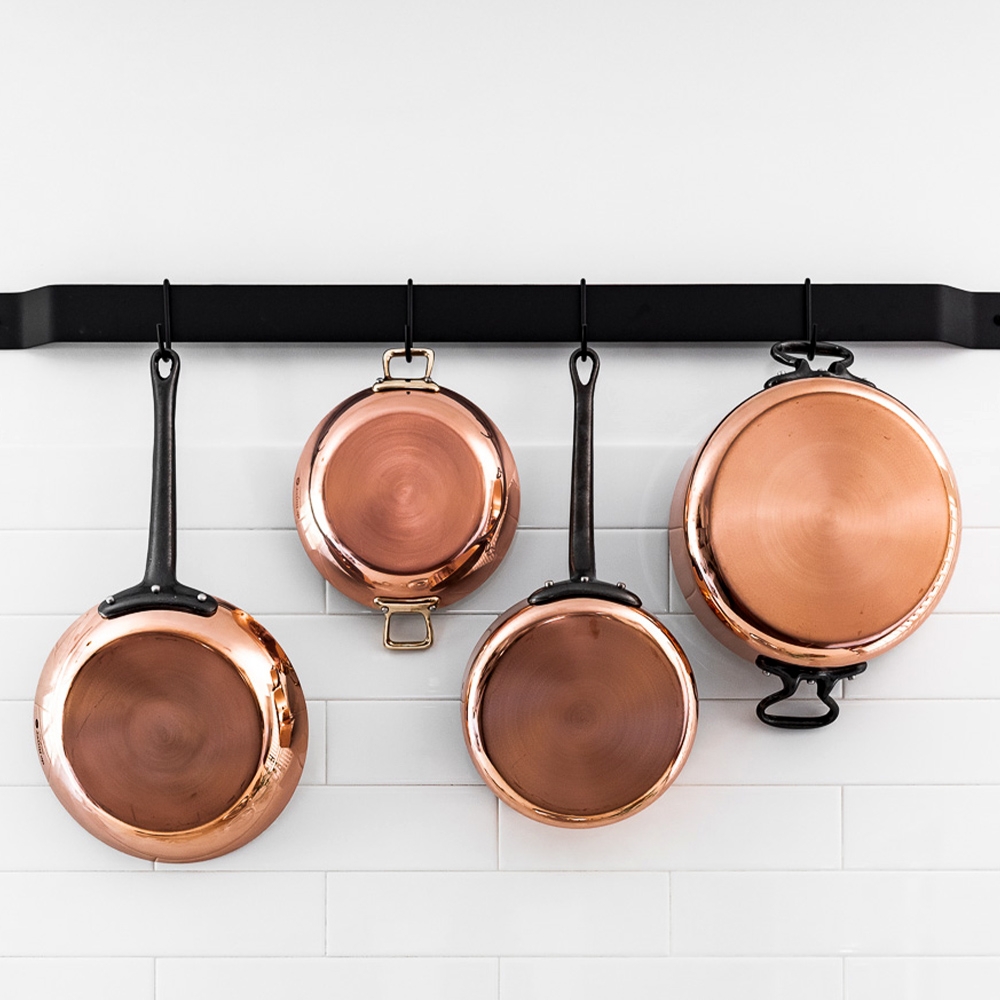 de Buyer - Sauté-Pan with 2 cast Iron handles and lid  20 cm